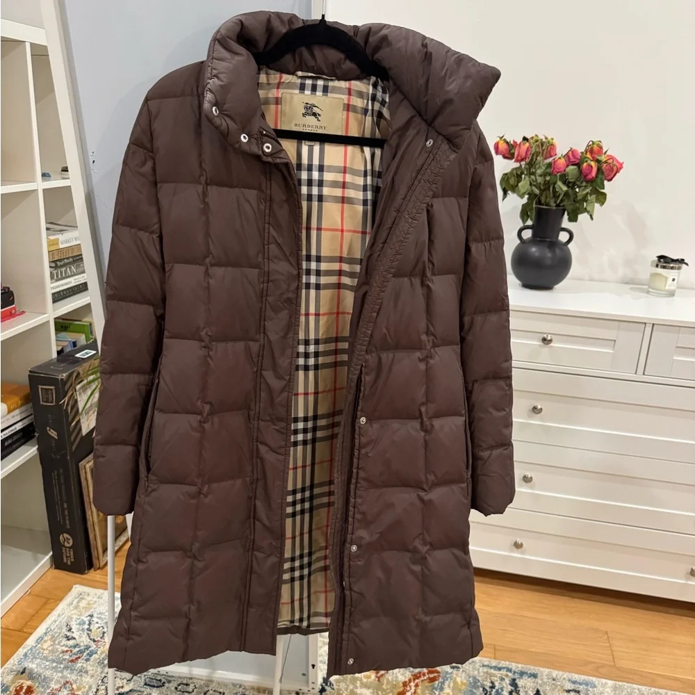 Burberry Chocolate Puffer Jacket with Check Lining - Picture 4 of 14